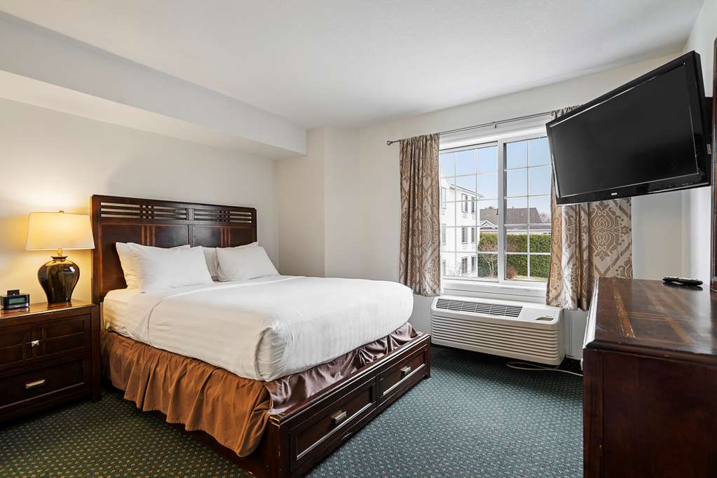 Charlevoix Inn & Suites SureStay Collection by Best Western - photo 22