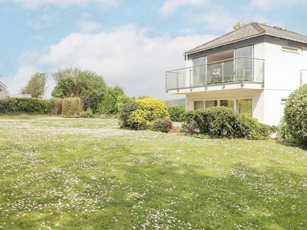 17 Coedrath Park — 4-Star Luxury Hotel in Saundersfoot, United Kingdom