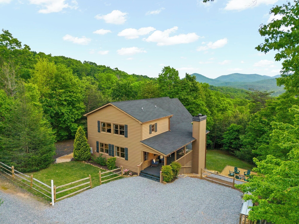 Peak of Perfection — 4-Star Luxury Hotel in Blue Ridge, United States