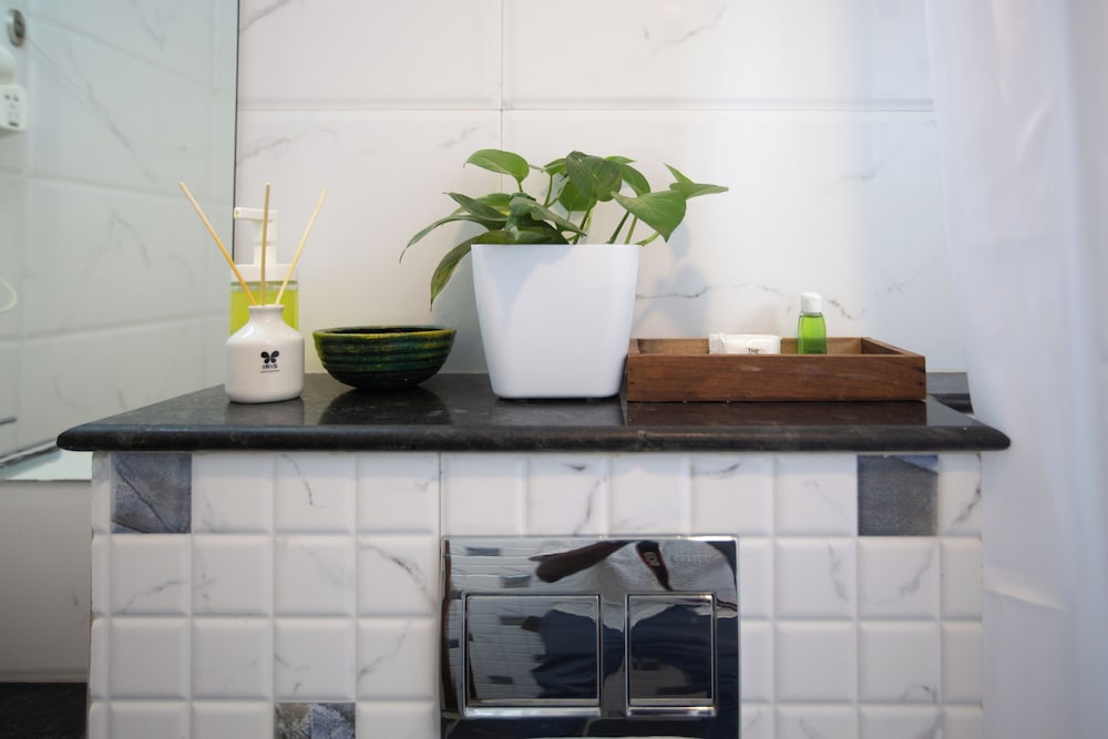 White Mist Resort by Happy Retreats in Devanhalli, India