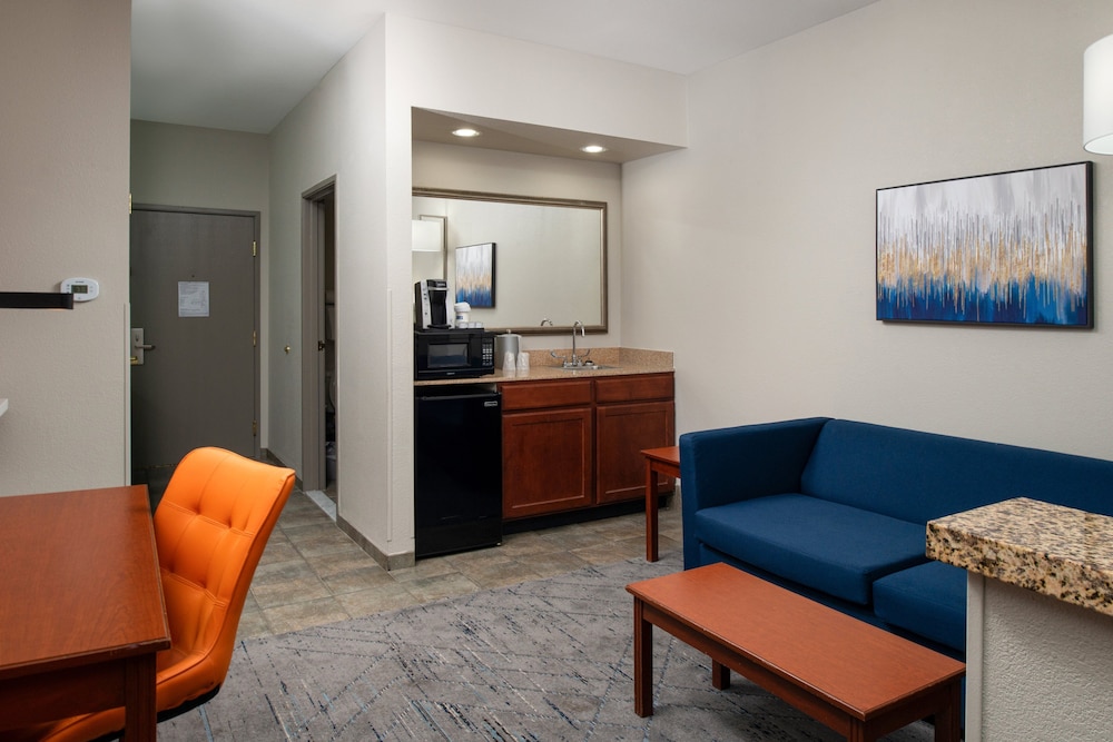 Holiday Inn Express Suites Farmington - photo 20