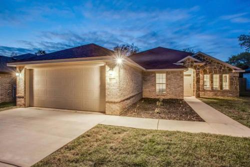 Dfw Mid City Gem — Grand Prairie