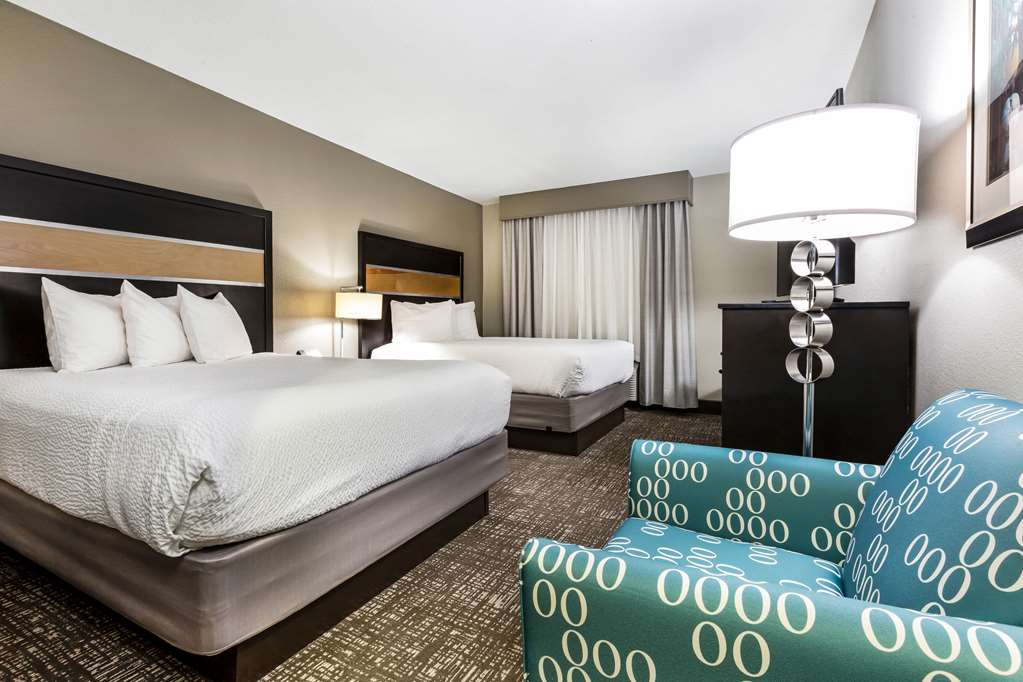 La Quinta Inn & Suites by Wyndham San Diego Mission Bay - photo 14