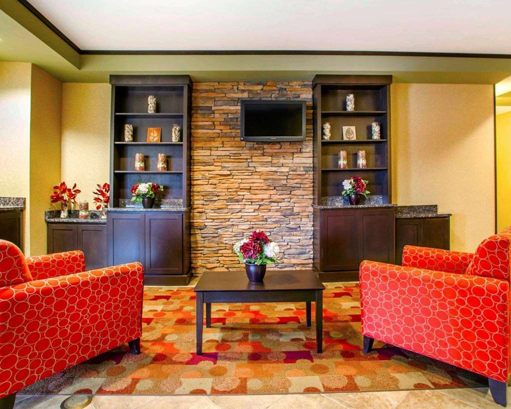 Suburban Studios Cedar Falls - photo 4