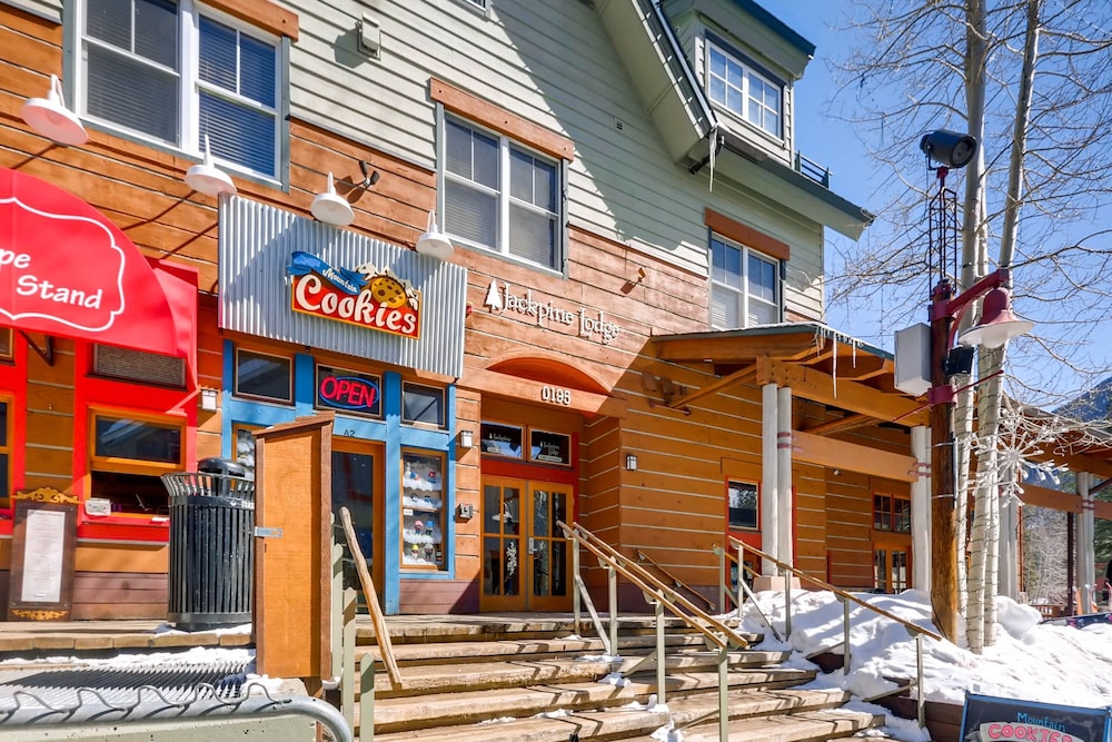 Jackpine 8023 in Keystone, United States