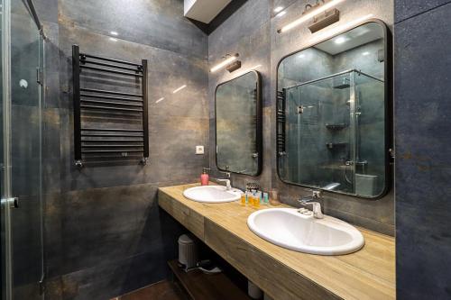 Stylish 2BR Apt in Vake Central Tbilisi By Wehost