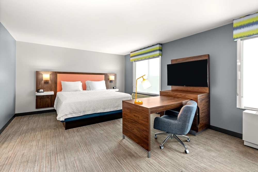 Hampton Inn & Suites Fairbanks - photo 7