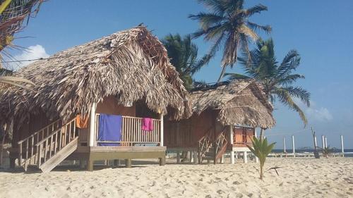 Islas de San blas cabaña privada en Tubasenika in Unknown City, Panama