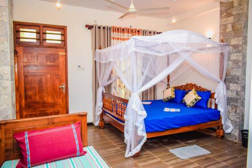 Blowhole Unawatuna in Unawatuna, Sri Lanka