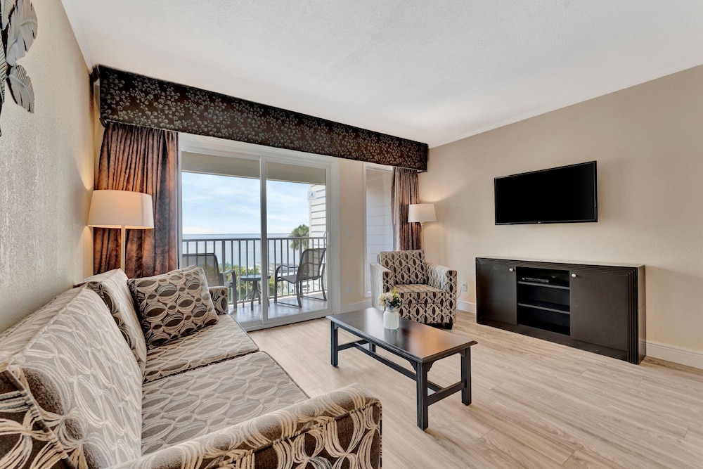 Seaside Luxury Oasis with balcony - photo 30