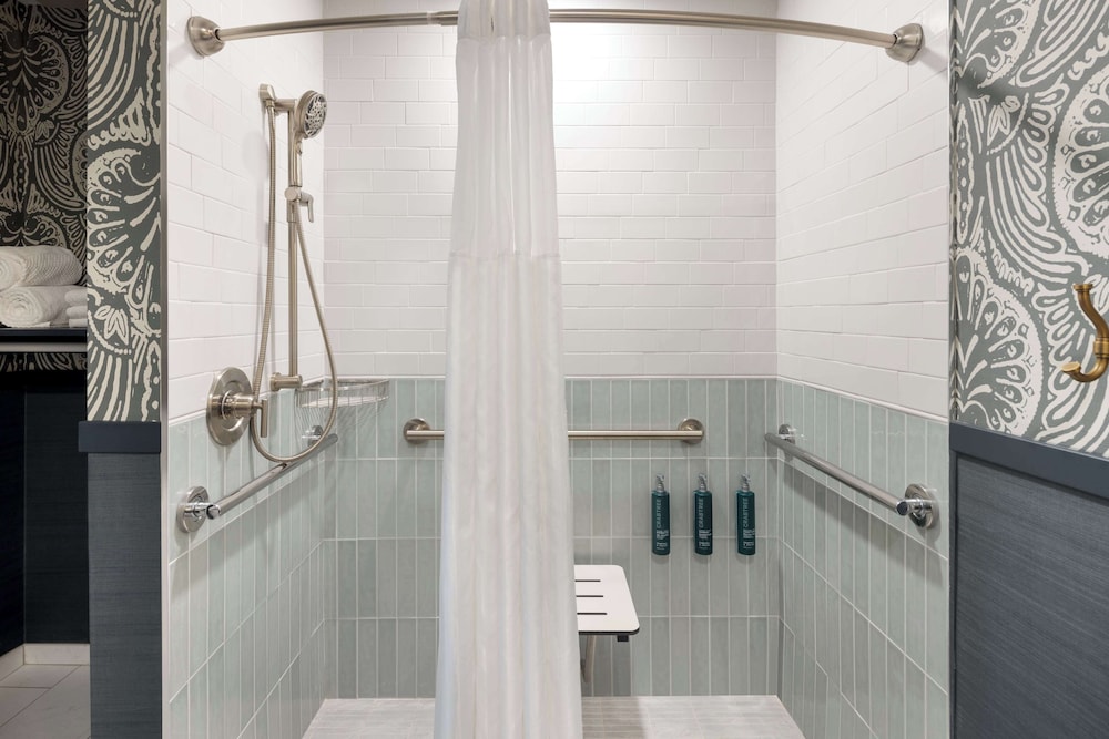 DoubleTree Suites by Hilton Hotel Lexington - photo 24