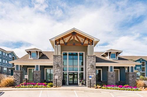 Spacious Furnished Resort Style Apartments in Tomball, United States