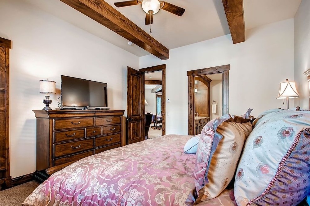 Slopeside Manor On Peak 8 By Pinnacle Lodging - photo 6