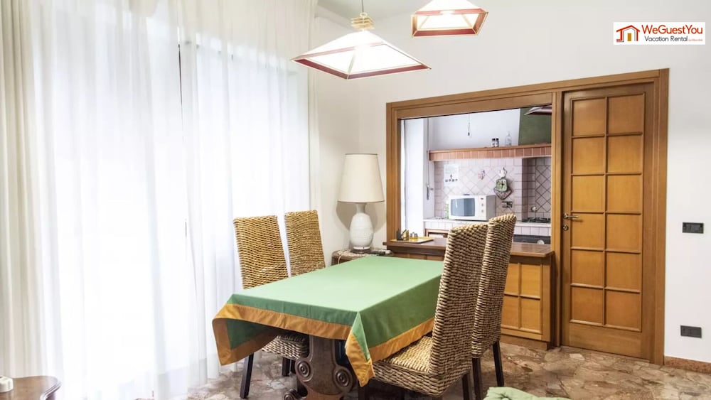 Flavia Home 3 bedroom in Flavia Home Holiday — 4-Star Luxury Hotel in Rome, Italy