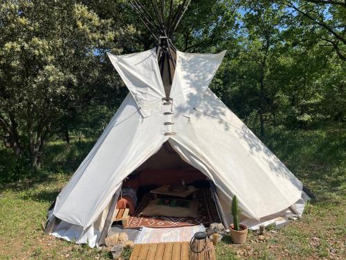 Le Tipi Naskapi — Trans En Provence