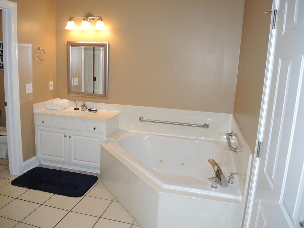 Lake View Golf Resort Villa 1301 Close to Beach in Calabash by Redawning - photo 14