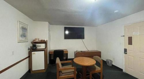 Oyo Riverside Inn John Day Or - photo 21