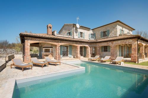 Villa Mint — 4-Star Luxury Hotel in Sveti Lovrec Pazenaticki, Croatia