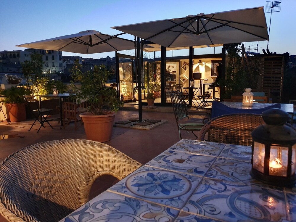 Spanish Palace Rooms Apartment & Terrace — 4-Star Luxury Hotel in Naples, Italy