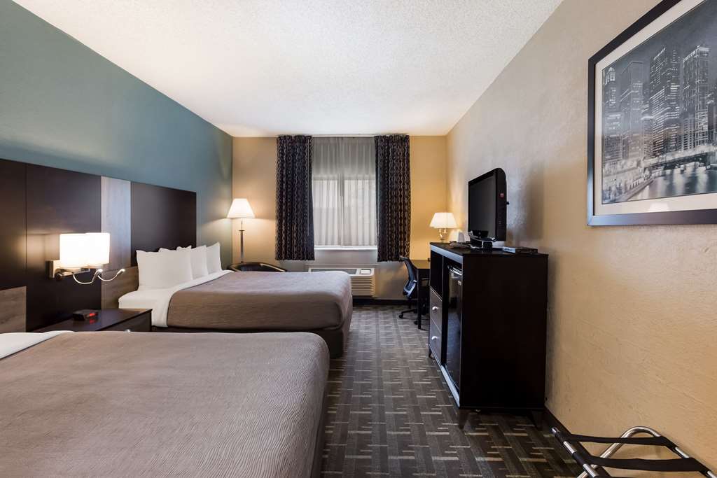 Quality Inn Galesburg near US Highway 34 and I 74 - photo 15