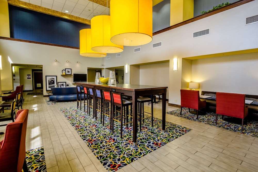 Hampton Inn & Suites Natchez - photo 2