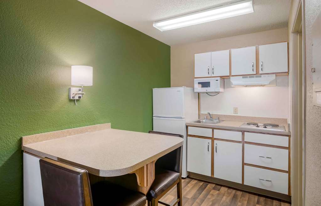Extended Stay America Select Suites Atlanta Perimeter Hammon - photo 57