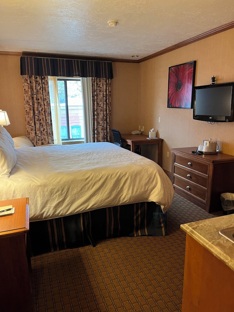 Mineral Palace Hotel & Casino - photo 12