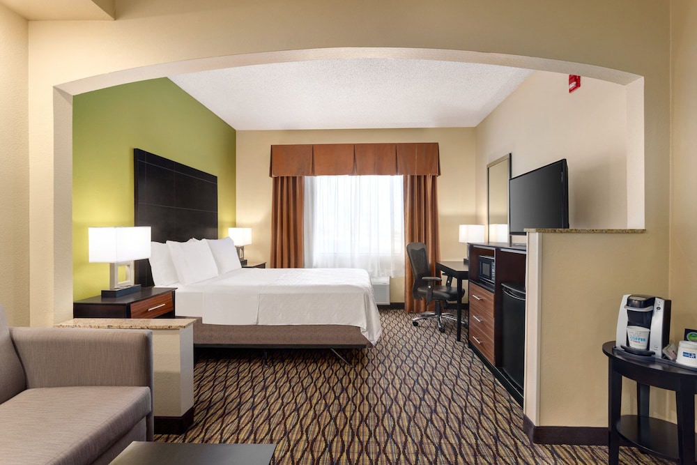 Holiday Inn Express Hotel & Suites Edmond by IHG - photo 24