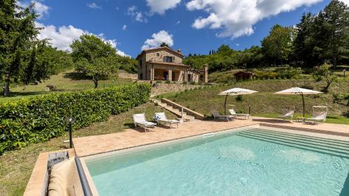 Poggio Delle Lumie 6 Emma Villas — 4-Star Luxury Hotel in Arcidosso, Italy