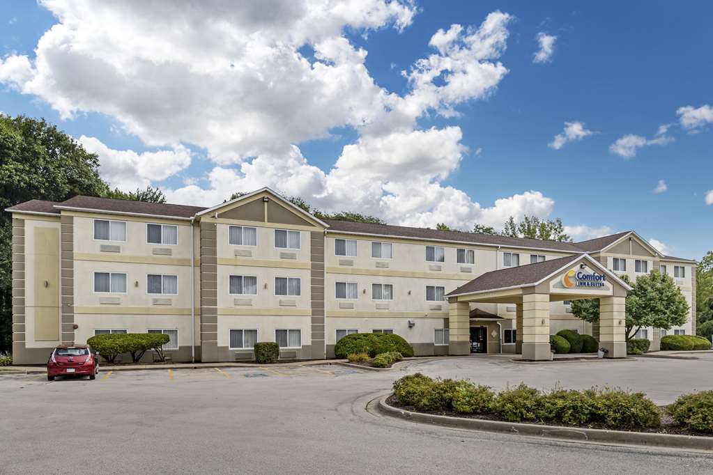Comfort Inn & Suites East Moline near I 80 - featured photo