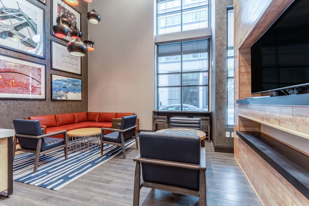 Hampton Inn Oakland Downtown City Center - photo 3