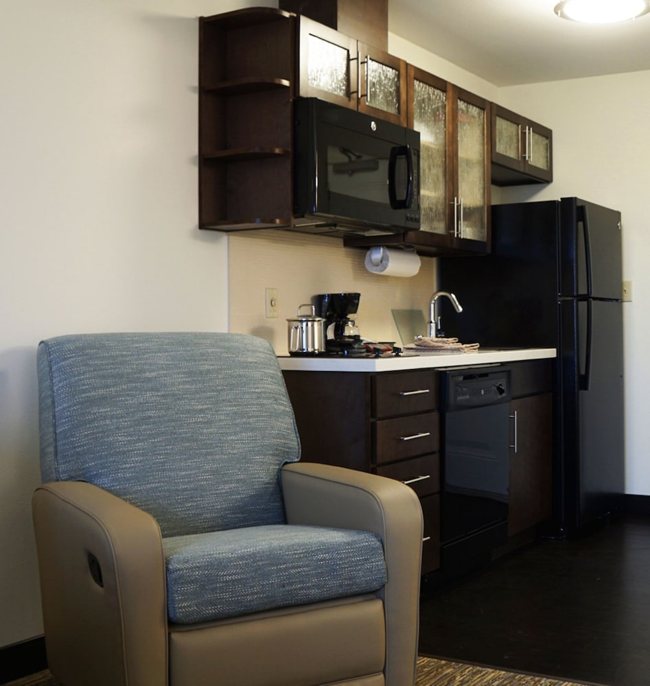 Candlewood Suites Vancouver Camas by IHG - photo 20