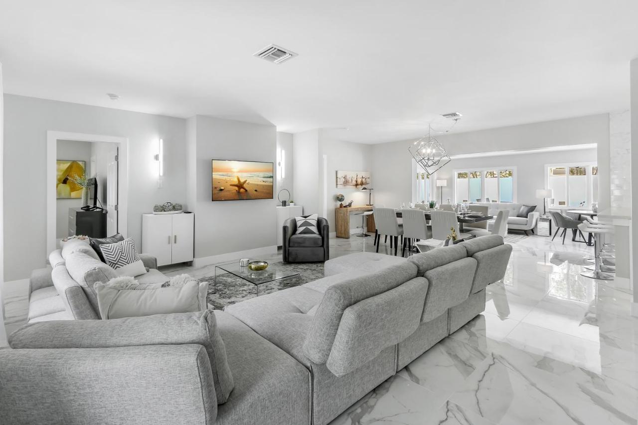 Pool game room near beach in Fort Lauderdale, United States