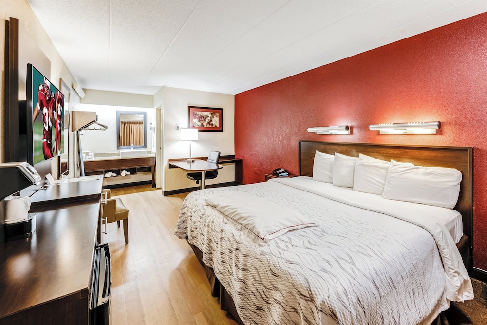 Red Roof Inn PLUS Washington DC Alexandria - photo 18
