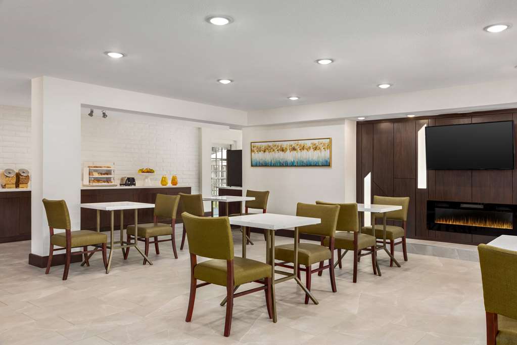 La Quinta Inn by Wyndham Temple - photo 27