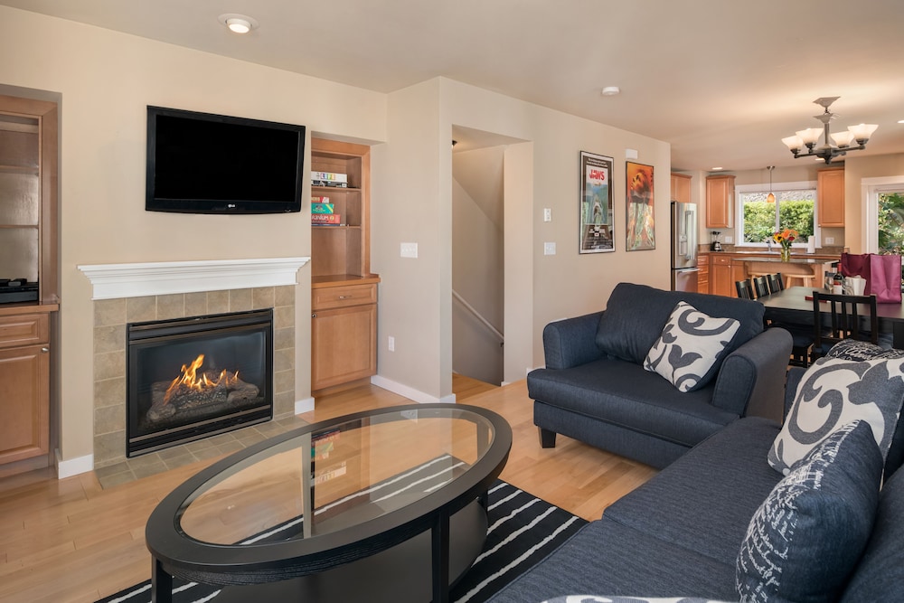Seattle Vacation Home Life's A Beach — 4-Star Luxury Hotel in Seattle, United States
