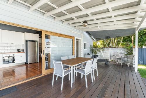 High Fives Pet Friendly Gem in the Heart of Yamba Holiday Yamba in Yamba, Australia