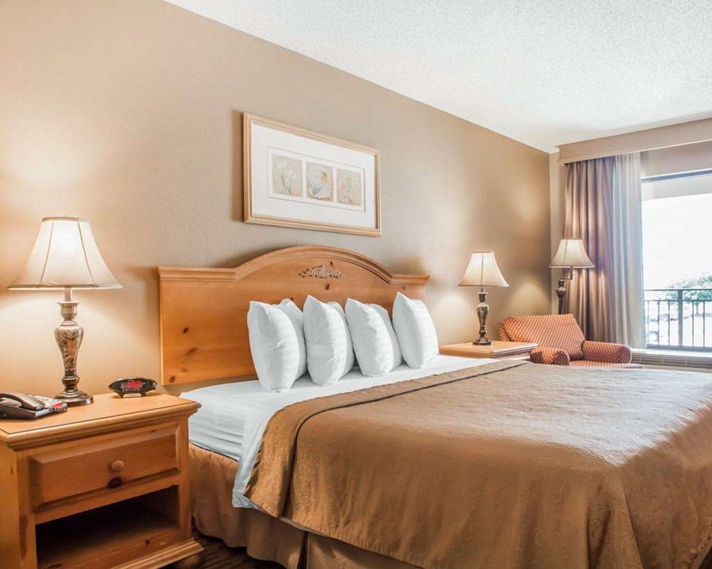 Quality Inn US65 & E. Battlefield Rd. Springfield - photo 12