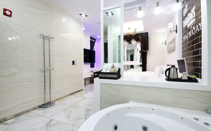 Jinju Best Gallery in Chinju, South Korea