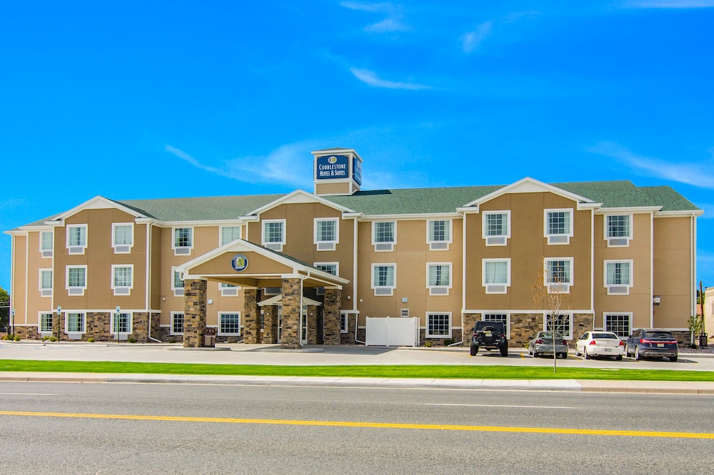Cobblestone Hotel & Suites Newport - photo 55