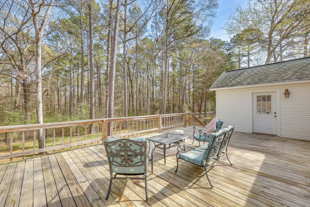 2 Mi to Downtown: Work & Play at El Dorado Getaway in El Dorado, United States