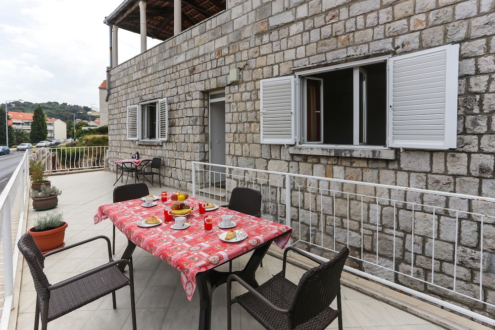 Apartments Sisic