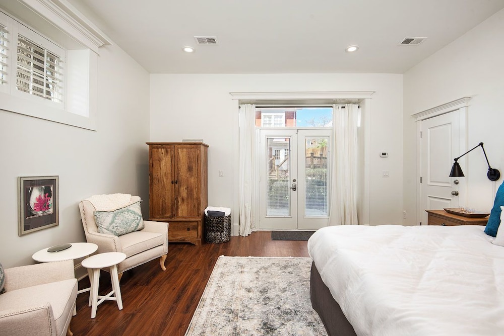 Oak Street Mansion - photo 18
