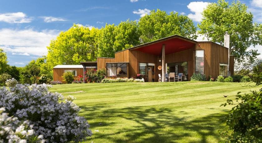 John's House & The Pavilion — 4-Star Luxury Hotel in Hastings, New Zealand