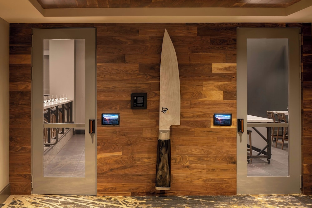 Epicurean Atlanta Autograph Collection - photo 68
