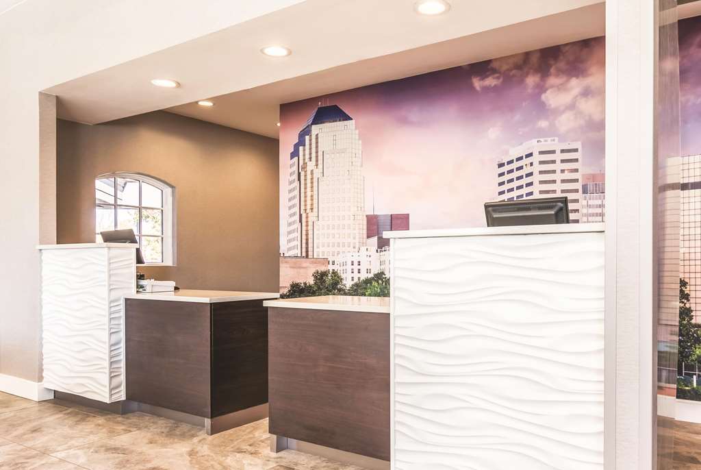 La Quinta Inn & Suites by Wyndham Shreveport Airport - photo 13
