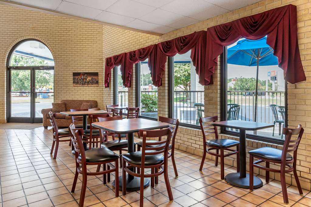 Econo Lodge Fayetteville I 95 - photo 23