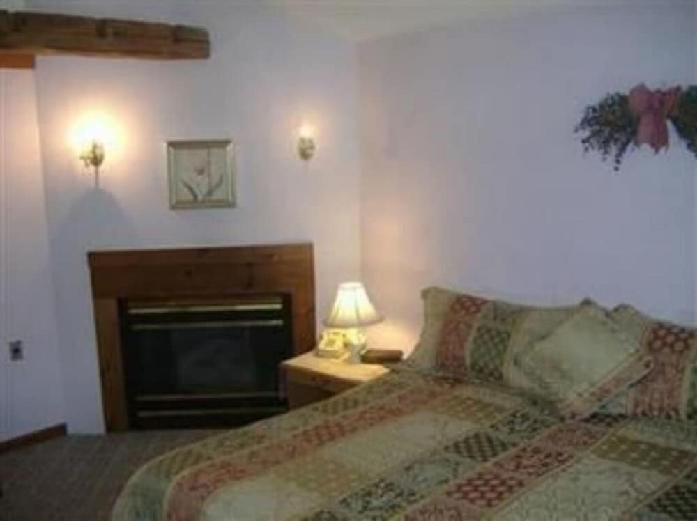 Sturbridge Country Inn - photo 22