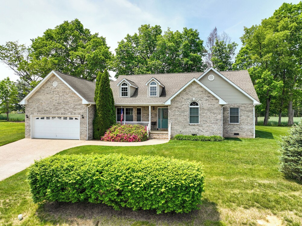 Laptop Friendly Elkton Home W Central A C 18532584 — Elkton