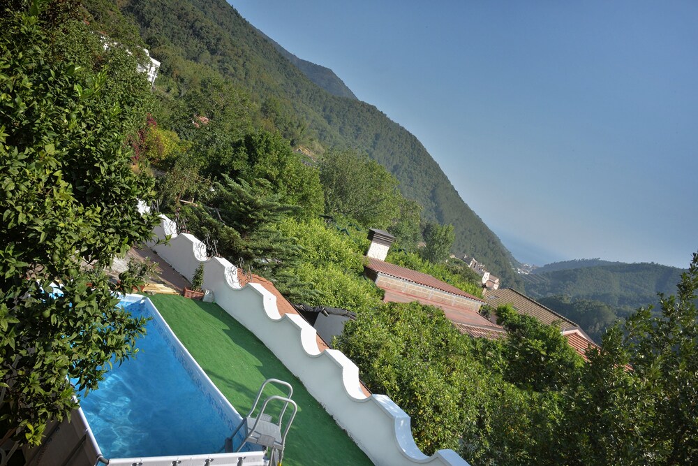 Villa Inn Costa — 4-Star Luxury Hotel in Tramonti, Italy